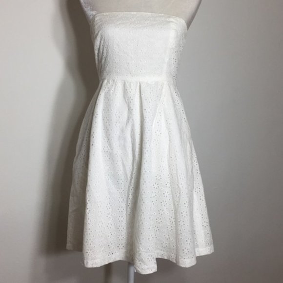 Zara Dresses & Skirts - Zara Eyelet Cotton Strapless Fit & Flare Dress